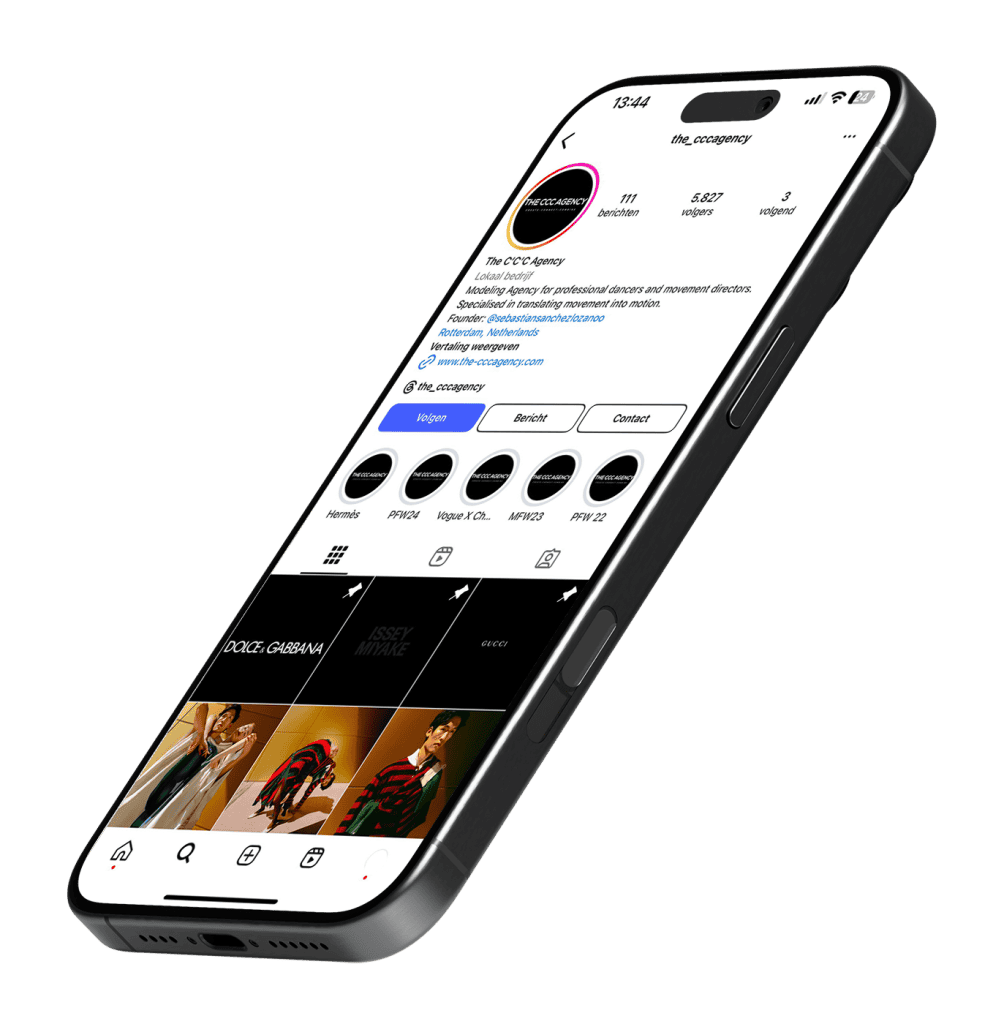 Instagram-profiel van The CCC Agency weergegeven op een iPhone-scherm.